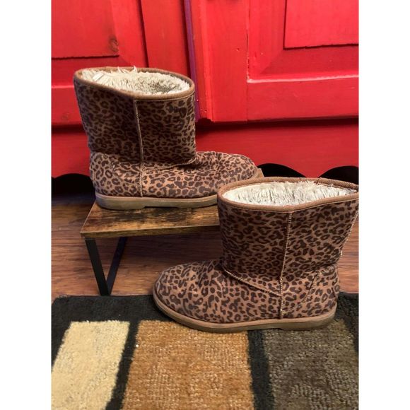 Makalu Ani Leopard Fur Lined Boots Size 9 Winter Snow Mid Height Booties  EUC - Picture 1 of 7